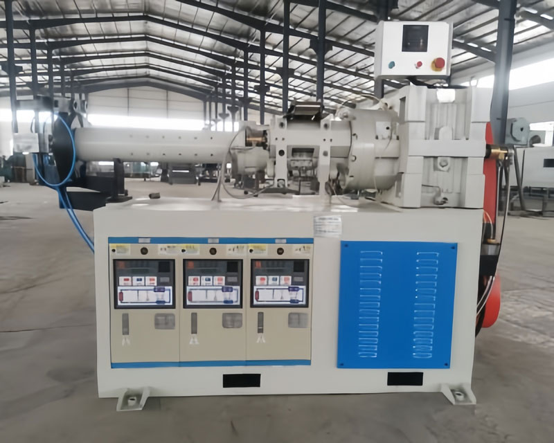 เครื่องอัดรีดยาง