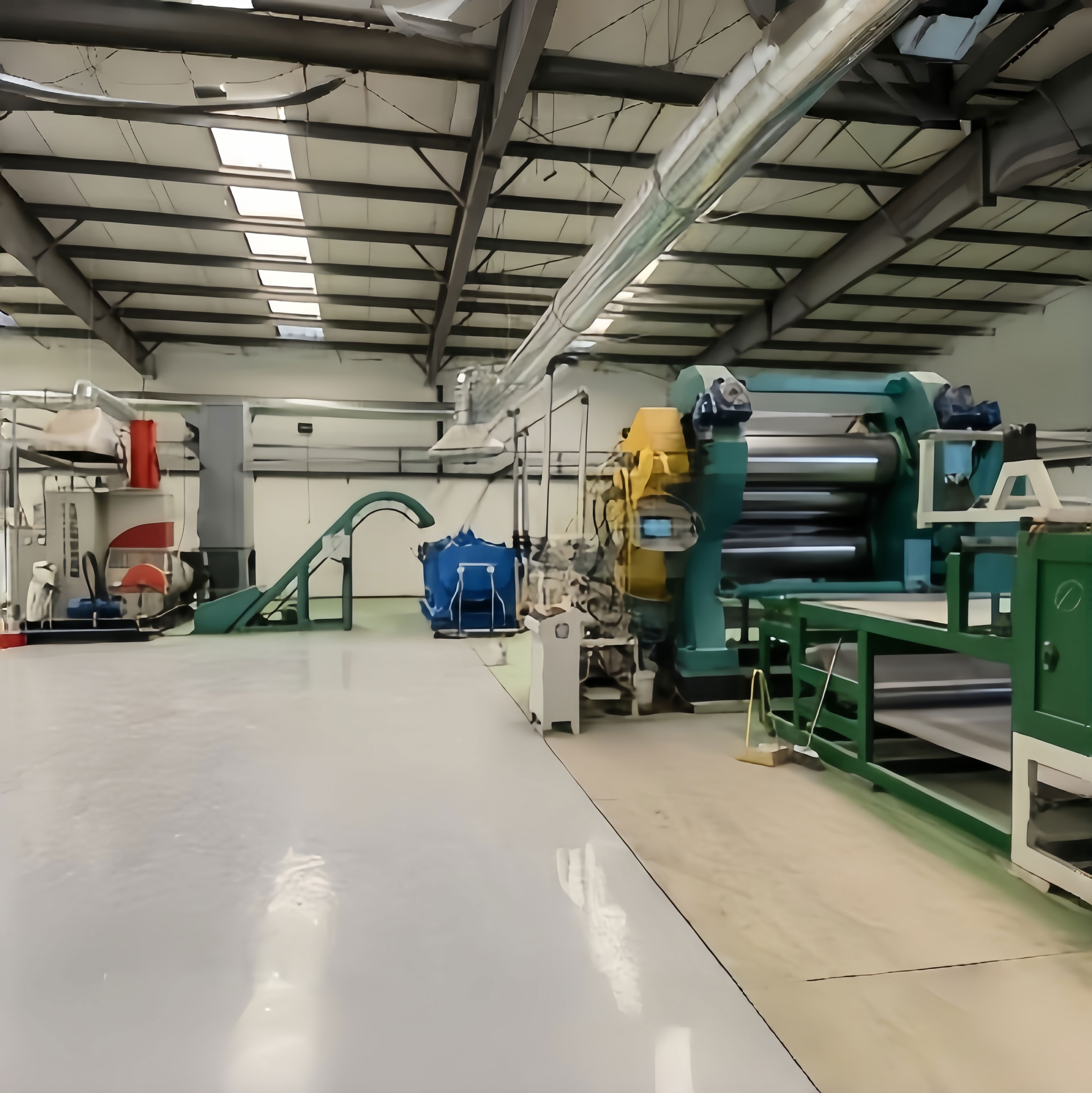 เครื่องอัดรีดแบบระนาบแก้ปัญหา \"การวัลคาไนซ์ไม่สม่ำเสมอ + ประสิทธิภาพต่ำ\"